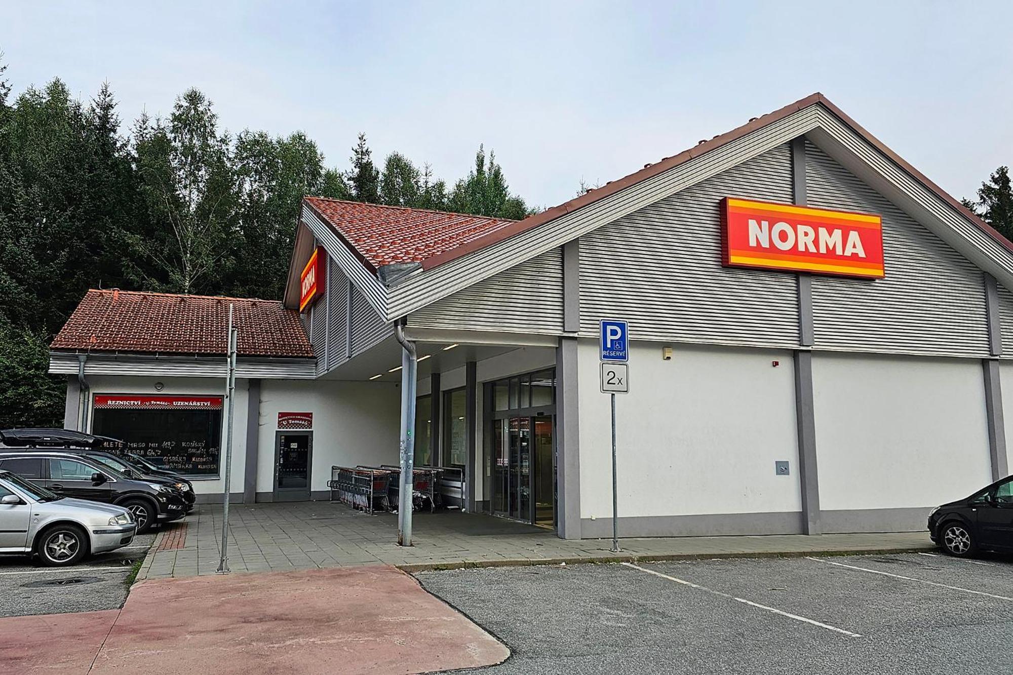 Enjoyharrachov - Atraktivni Slunny Klimatizovany Apartman 14 V Centru Harrachova Se Saunou, Parkovanim, Wifi-Wlan, Sat, Herni Konzoli, Pc S Win 10, Netflix Zdarma A Moznosti Dobijeni Auta S Jedinecnym Vyhledem Na Certovu Horu Se Skokanskymi Mustky Luaran gambar