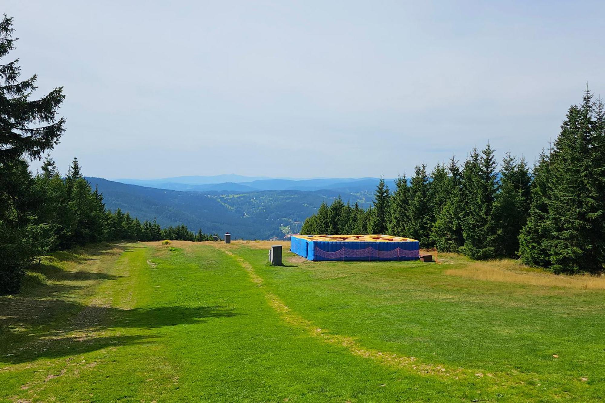 Enjoyharrachov - Atraktivni Slunny Klimatizovany Apartman 14 V Centru Harrachova Se Saunou, Parkovanim, Wifi-Wlan, Sat, Herni Konzoli, Pc S Win 10, Netflix Zdarma A Moznosti Dobijeni Auta S Jedinecnym Vyhledem Na Certovu Horu Se Skokanskymi Mustky Luaran gambar