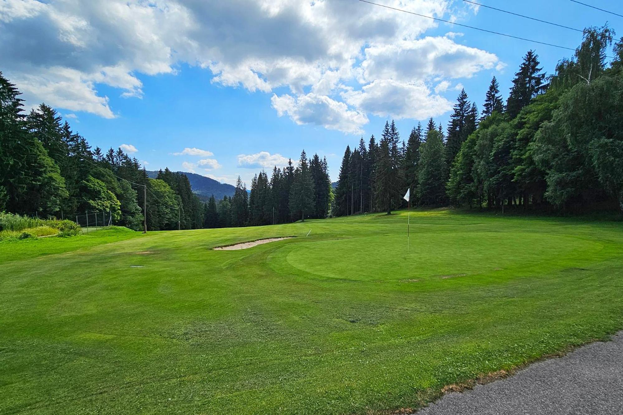 Enjoyharrachov - Atraktivni Slunny Klimatizovany Apartman 14 V Centru Harrachova Se Saunou, Parkovanim, Wifi-Wlan, Sat, Herni Konzoli, Pc S Win 10, Netflix Zdarma A Moznosti Dobijeni Auta S Jedinecnym Vyhledem Na Certovu Horu Se Skokanskymi Mustky Luaran gambar