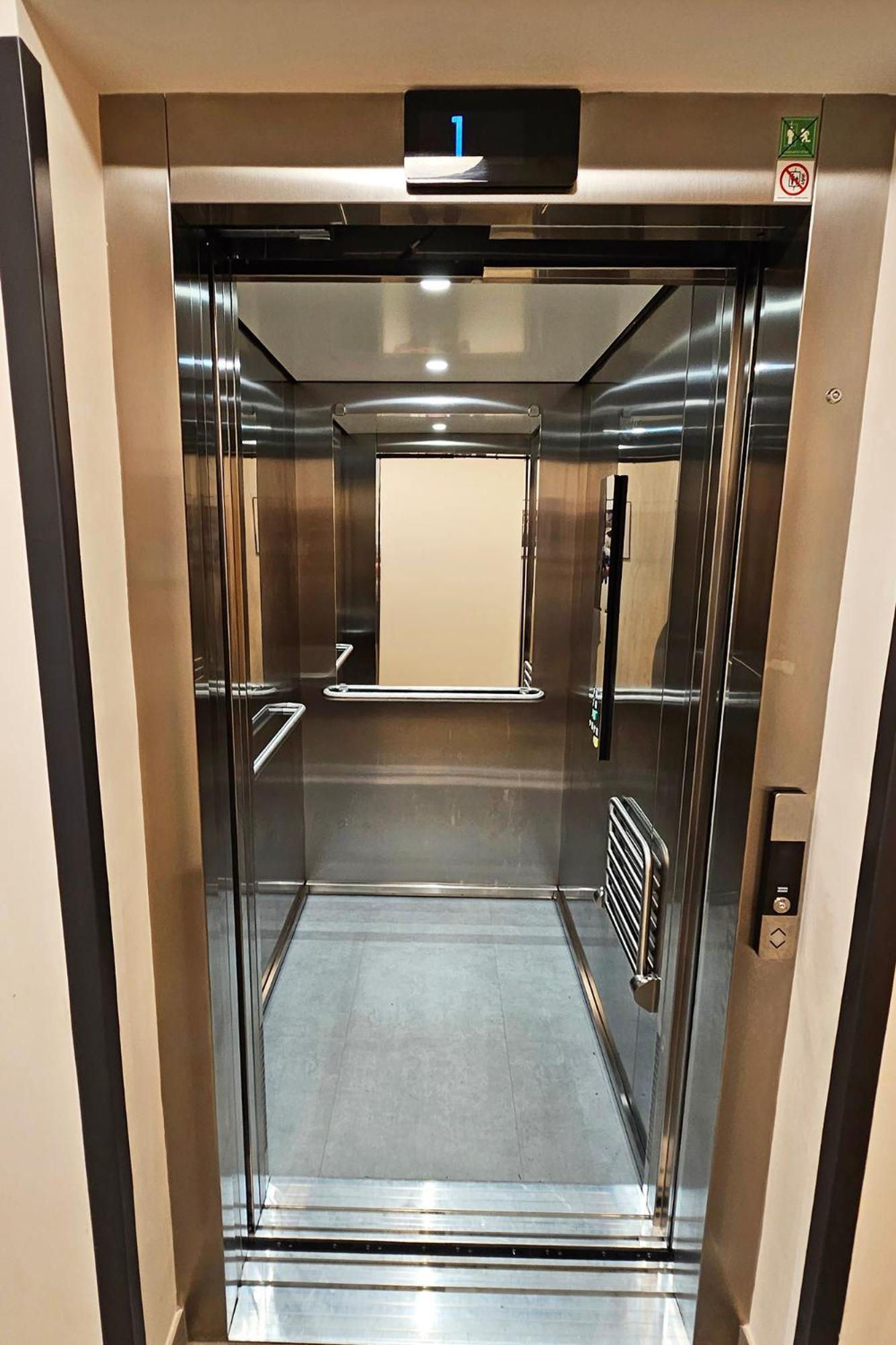 Enjoyharrachov - Atraktivni Slunny Klimatizovany Apartman 14 V Centru Harrachova Se Saunou, Parkovanim, Wifi-Wlan, Sat, Herni Konzoli, Pc S Win 10, Netflix Zdarma A Moznosti Dobijeni Auta S Jedinecnym Vyhledem Na Certovu Horu Se Skokanskymi Mustky Luaran gambar
