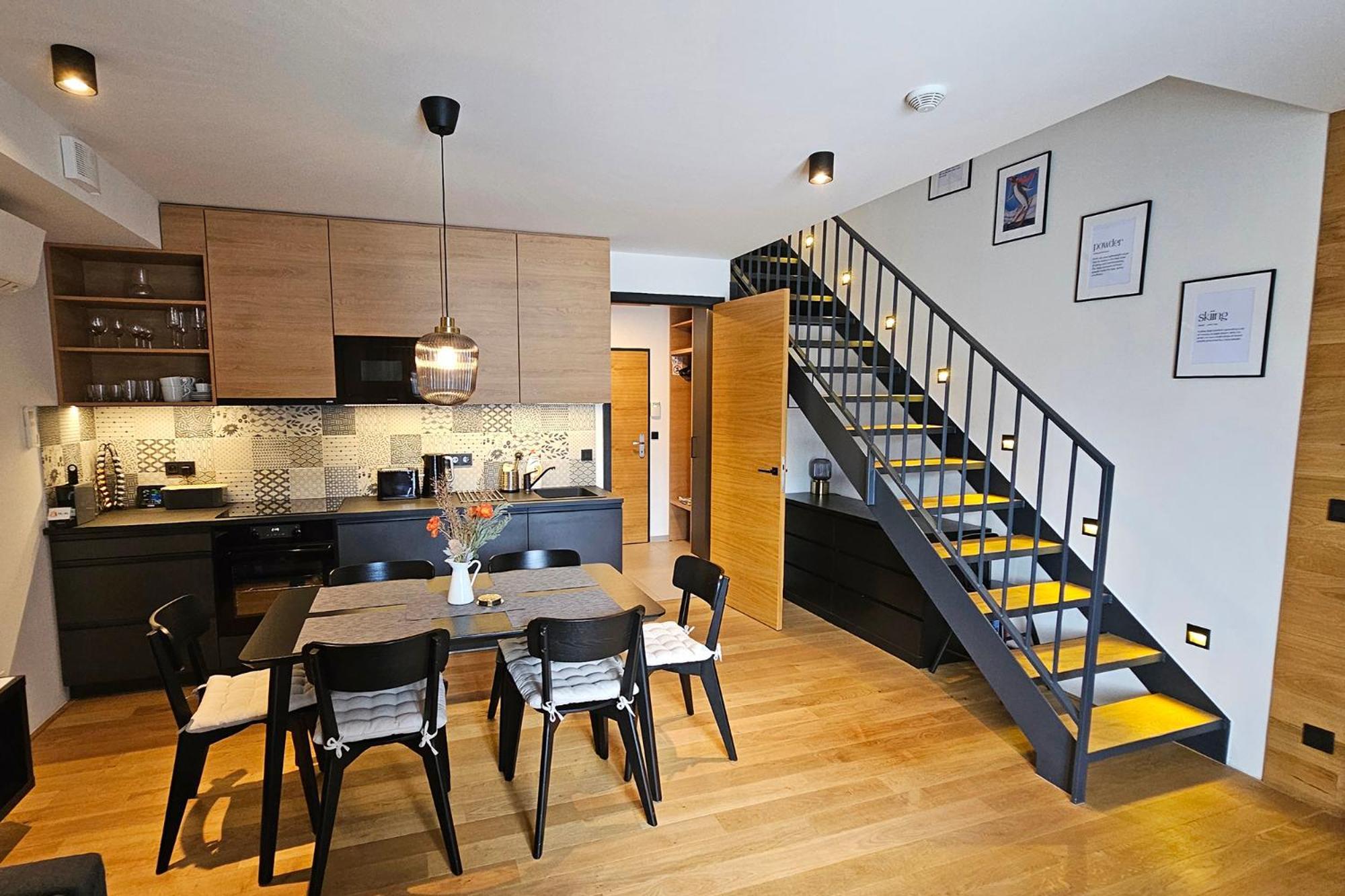 Enjoyharrachov - Atraktivni Slunny Klimatizovany Apartman 14 V Centru Harrachova Se Saunou, Parkovanim, Wifi-Wlan, Sat, Herni Konzoli, Pc S Win 10, Netflix Zdarma A Moznosti Dobijeni Auta S Jedinecnym Vyhledem Na Certovu Horu Se Skokanskymi Mustky Luaran gambar